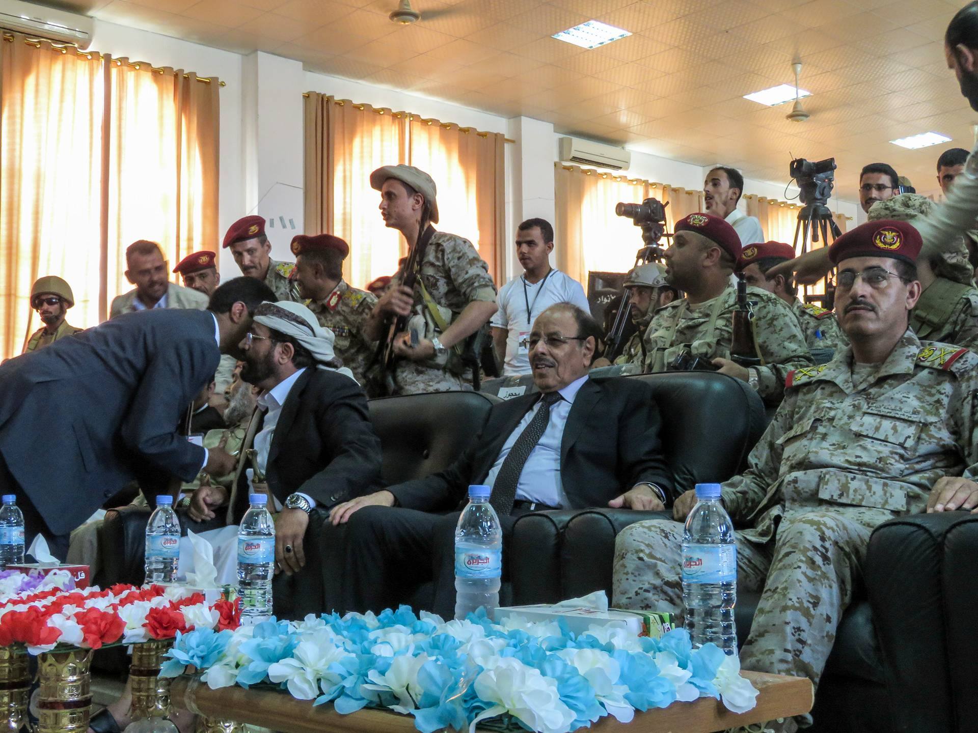 شاهد صورا لاحتفال محافظة بمأرب بذكرى ثورة اكتوبر الـ54