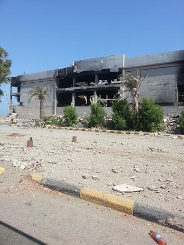 هكذا أصبحت مدينة عدن وشوارعها بعد الحرب