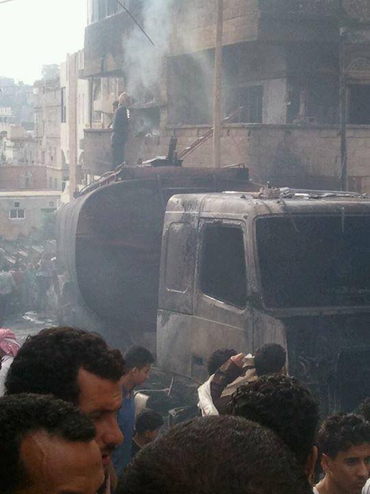 احتراق ناقلة للنفط في تعز