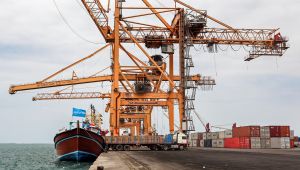 السعودية توافق على إعادة فتح ميناء الحديدة وولي عهدها سيزور لندن