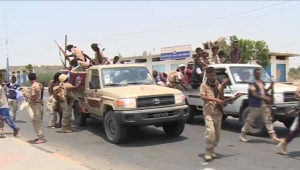 قوة من ألوية العمالقة تصل أبين للفصل بين القوات الحكومية ومليشيا الانتقالي