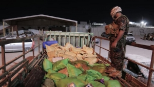 البحث الجنائي في المهرة يضبط ثلاثة أطنان "حشيش" في ساحل محيفيف بالغيضة