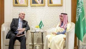 جولة جديدة للمبعوث الأمريكي تشمل الرياض ومسقط لوقف إطلاق النار باليمن