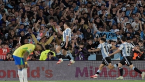 الأرجنتين تقسو على البرازيل برباعية وتتأهل لمونديال 2026