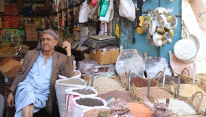 سوق الشنيني... حرف وبضائع تراثية تقاوم الحداثة