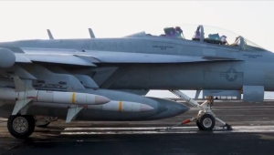 خبراء غربيون: المعركة ضد الحوثيين الأكثر تكلفة لأمريكا حاليا والغارات الجوية لن تهزمهم