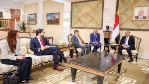 بن بريك يجدد مطالبته واشنطن بدعم الحكومة اليمنية لمواجهة التحديات الاقتصادية