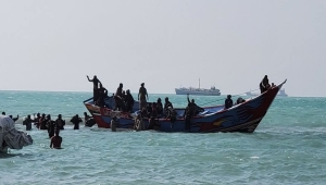 ارتيريا تفرج عن 37 صيادا يمنيا بعد شهر من احتجازهم ومصادرة قواربهم