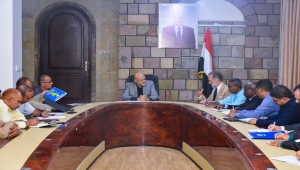 محافظ تعز يبحث مع "هارنس" التنسيق لضخ المياه من الحوبان للتخفيف من معاناة المواطنين