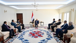 العليمي يشدد على توحيد صف القوى الوطنية والتفرغ لمعركة استعادة الدولة