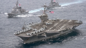 حاملة طائرات أمريكية تعود لمضيق هرمز مع تصعيد الحوثيين في البحر الأحمر