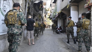 جيش لبنان يبدأ تسلم سلاح الفصائل الفلسطينية في مخيم برج البراجنة