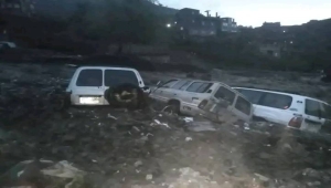 جراء الأمطار.. وفاة وإصابة 6 أشخاص وجرف سيارات وأضرار واسعة غرب تعز