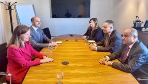 خطة لصرف الرواتب من الحكومة بعيدا عن الرئاسي والمادة الرابعة تعود لليمن بعد انقطاع