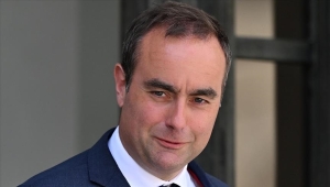 فرنسا.. ليكورنو يشكل حكومة ثانية بعد إعادة تعيينه من ماكرون