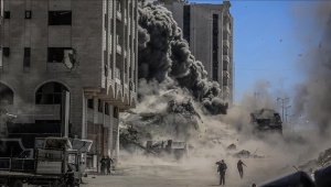 برا وبحرا وجوا.. قصف إسرائيلي مكثف على أنحاء متفرقة من غزة