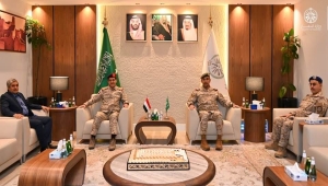 وزير الدفاع وقائد القوات المشتركة يرسمان خارطة استعادة الدولة في اليمن