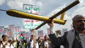 هل يدخل الحوثيون الحرب إلى جانب إيران؟ اليمن قد يفتح جبهة خطيرة في البحر الأحمر