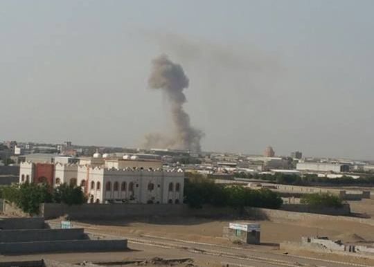 غارات عنيفة للتحالف العربي تستهدف مواقع الحوثيين في الحديدة