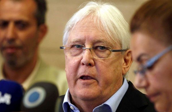 المبعوث الأممي يصل القاهرة للقاء شخصيات يمنية