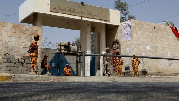 رابطة حقوقية تدين منع أمن مأرب الزيارات للمعتقلين منذ عام