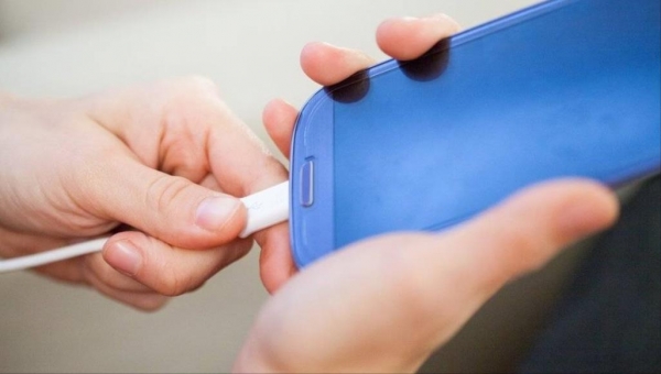 نصيحة ذهبية لإطالة عمر بطارية هاتفك