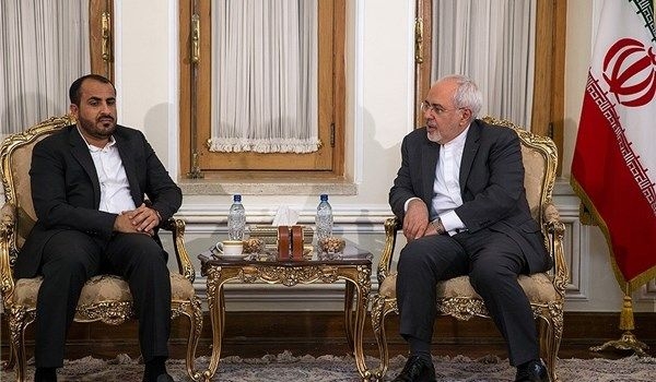 ظريف خلال لقائه ناطق الحوثيين: الحل السياسي هو المسار الوحيد لإنهاء الأزمة اليمنية