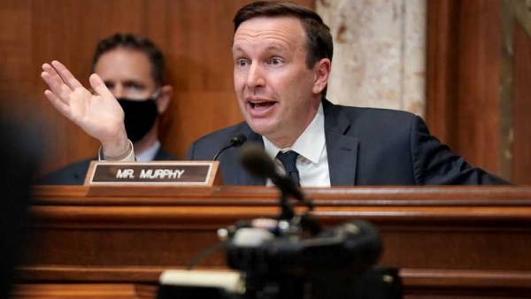 سيناتور أميركي: الاتفاق النووي مع إيران سينهي الحرب باليمن