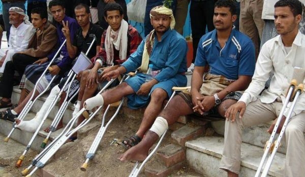 رابطة جرحى تعز تتهم نائب مدير البنك المركزي والمحافظ 