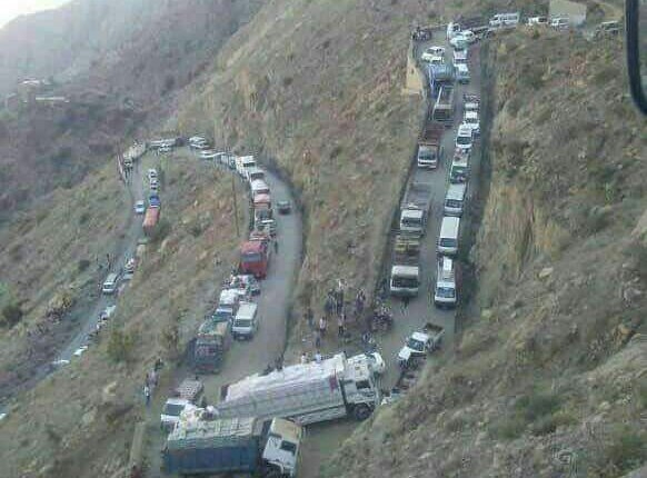 تعز .. وفاة خمسة مواطنين من عائلة واحدة بحادث مروري بطريق هيجة العبد