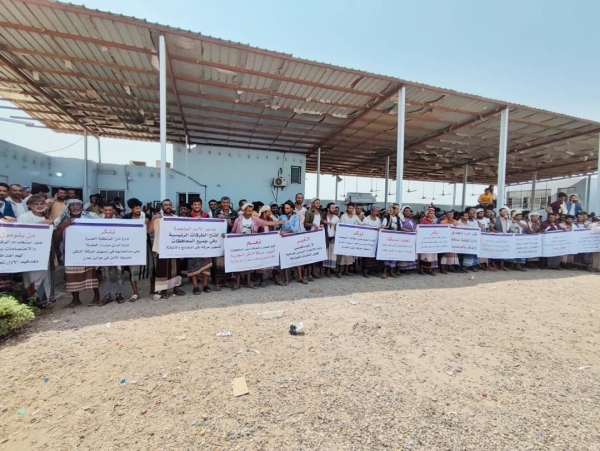 في وقفتهم التضامنية.. سائقو النقل الثقيل يؤكدون تمسكهم بقيادة النقابة ورفضهم محاولات تسيس العمل النقابي