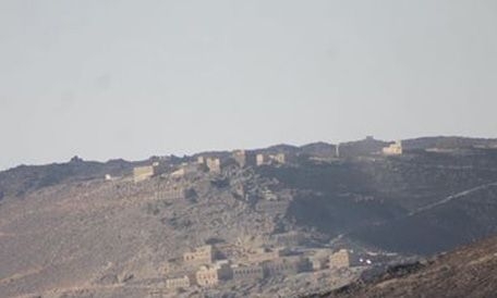 سام: مقتل وإصابة 17 مدنياً بينهم نساء وأطفال بقصف الحوثيين على قرية 