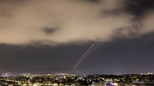 الهجمات الإيرانية على إسرائيل تكشف هشاشة طهران وتُثير الجدل والسخرية