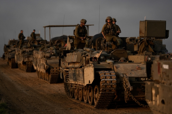 وصفها بالخيانة العظمى.. الحوثي يتهم الشرعية بالمشاركة في مناورات عسكرية مع إسرائيل