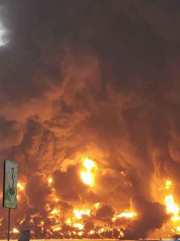 الحوثيون: الطيران الأمريكي شن قرابة ألف غارة منذ منتصف مارس الماضي