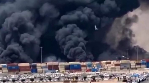 مسؤول إيراني يكشف عن حجم الخسائر جراء انفجار ميناء 
