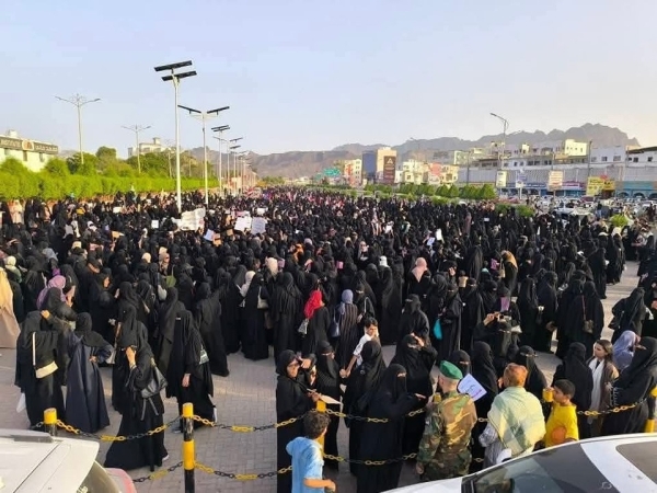 أمن عدن يمنع الاحتجاجات دون تصريح مسبق وسط تصاعد الغضب الشعبي