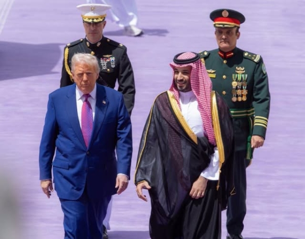 زعيم الحوثيين يعلق على زيارة ترامب إلى الخليج