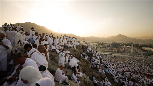 السعودية تعلن نجاح تفويج الحجيج إلى عرفات بمعاونة الذكاء الاصطناعي