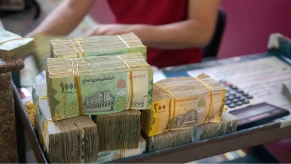 الريال اليمني يواصل تعافيه بشكل لافت والدولار يقترب من 2000 والسعودي إلى 530