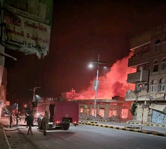 شرطة تعز: أضرار بشرية ومادية كبيرة جراء قصف حوثي استهدف محطة وقود