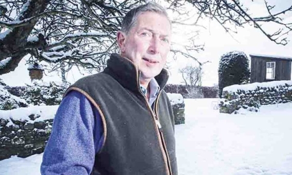 حاتم الصكر يكتب: سمك الغرب وماء الشرق: 