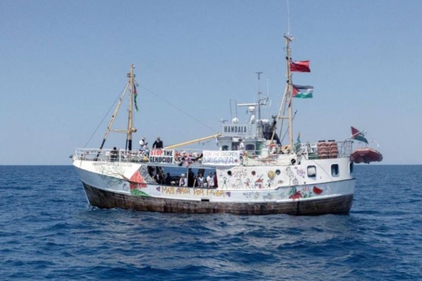 برسالة مصورة مسبقا.. ناشطو سفينة 