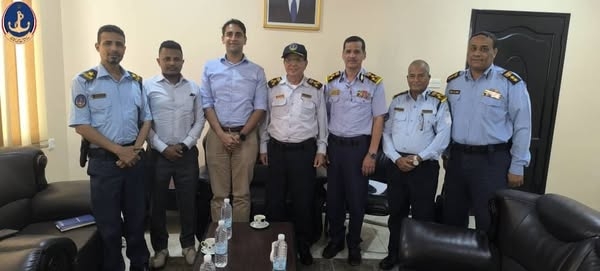 خفر السواحل اليمني يستقبل خبيرًا أمميًا لتقييم القدرات وتعزيز مكافحة الجريمة البحرية