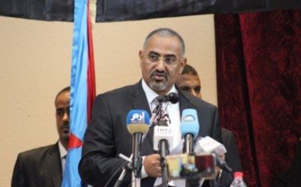 قرارات الزبيدي بين الانقلاب على اتفاق الرياض والسطو على صلاحيات المجلس الرئاسي والحكومة (تقرير)