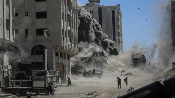 إسرائيل تقتل 44 فلسطينيا بغارات على غزة الأحد