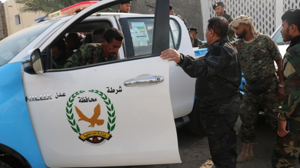 عدن.. الشرطة تلقي القبض على متهم بجريمة قتل