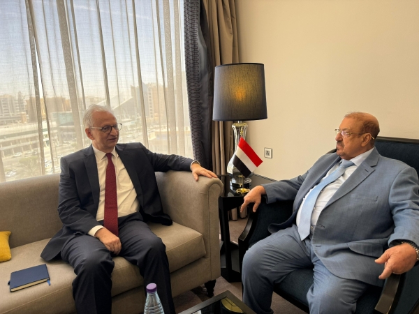 البركاني: السلام في اليمن لا يمكن أن يبنى على الأوهام وتجاوز المرجعيات