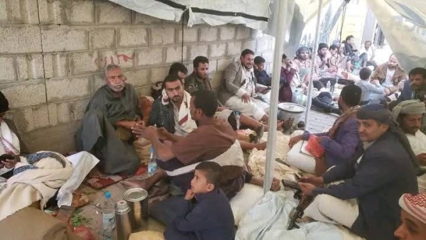 أحزاب مأرب تعلن تعليق العمل السياسي بعد تجاهل مطالب جرحى الجيش