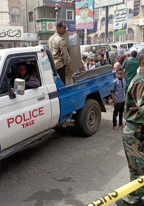 شرطة تعز تعلن ضبط متورطين في استهداف مقر حزب الإصلاح